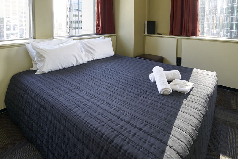 Base Auckland Hostel Kültér fotó