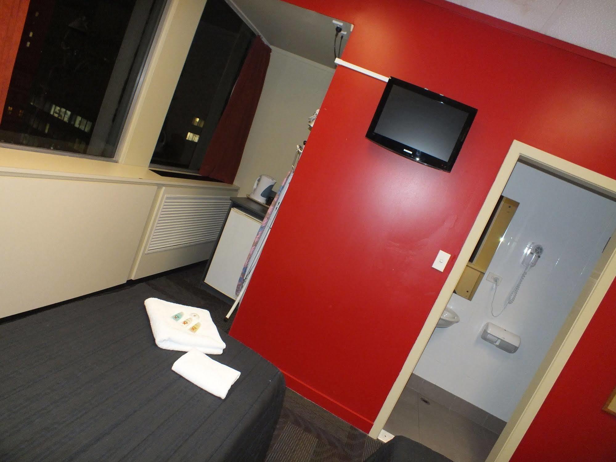 Base Auckland Hostel Kültér fotó